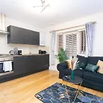 Yellow Rose 1Br Opposite West Kensington Station